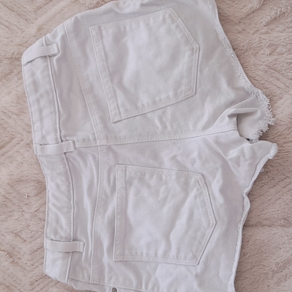 Authentic cut white snd blue denim shorts - Picture 2 of 3